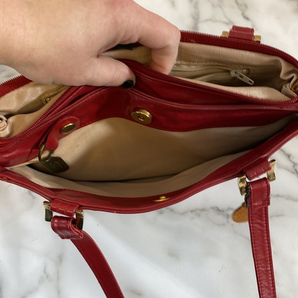 Vintage SAS Purse Shoulder Handbag Womens OS Red Genuine Leather Zip Pockets - Picture 9 of 11